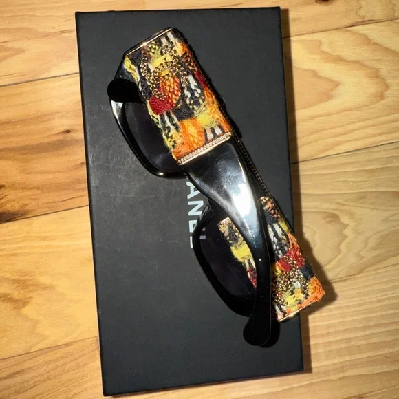 CHANEL | Accessories | Chanel Black And Orange Sunglasses  display picture 2